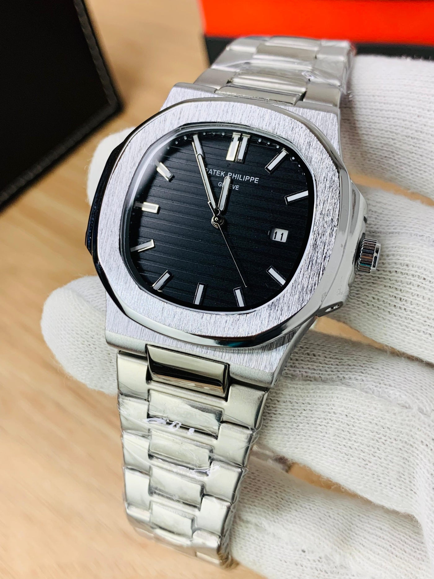 Patek Philippe Nautilus - Silver dial