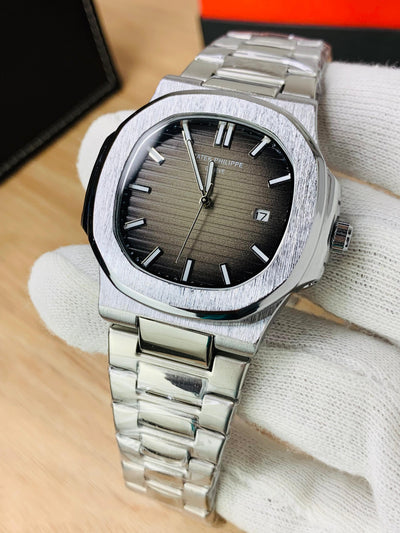 Patek Philippe Nautilus - Silver dial